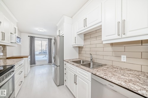 2 Grandin Village, St. Albert, AB - Indoor Photo Showing Kitchen With Double Sink With Upgraded Kitchen