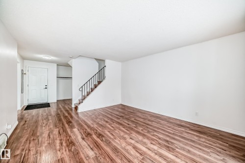 2 Grandin Village, St. Albert, AB - Indoor Photo Showing Other Room