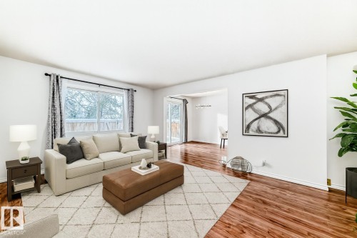 2 Grandin Village, St. Albert, AB - Indoor Photo Showing Living Room