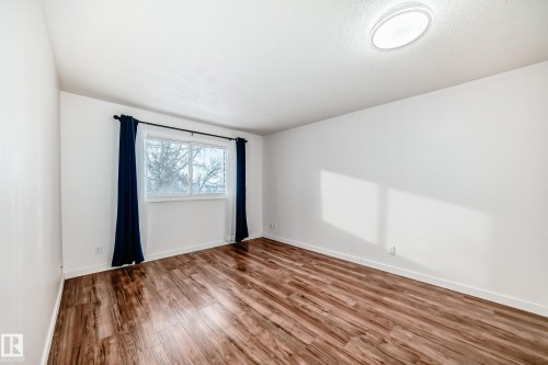 2 Grandin Village, St. Albert, AB - Indoor Photo Showing Other Room
