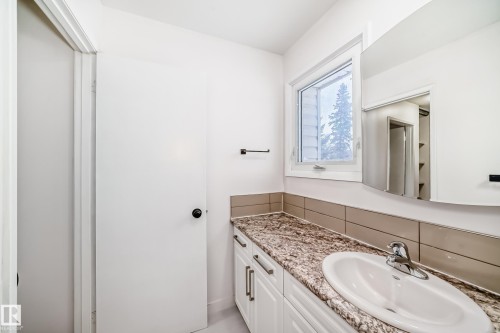 2 Grandin Village, St. Albert, AB - Indoor Photo Showing Bathroom
