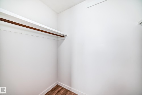 2 Grandin Village, St. Albert, AB - Indoor