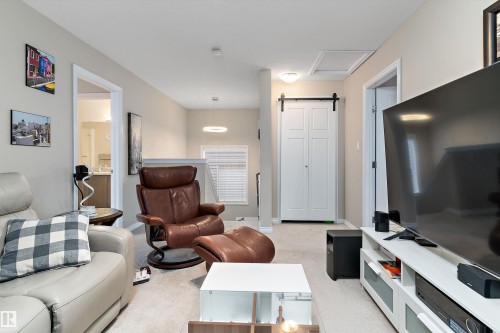 42 6835 Speaker Vista, Edmonton, AB - Indoor Photo Showing Living Room