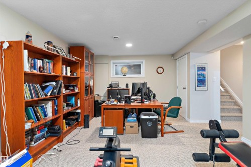 42 6835 Speaker Vista, Edmonton, AB - Indoor Photo Showing Office