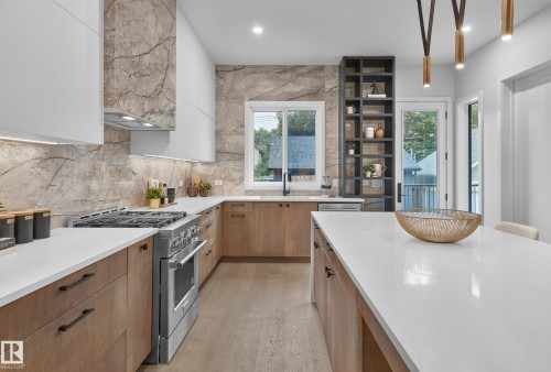 8318 120 Street, Edmonton, AB - Indoor Photo Showing Kitchen With Upgraded Kitchen