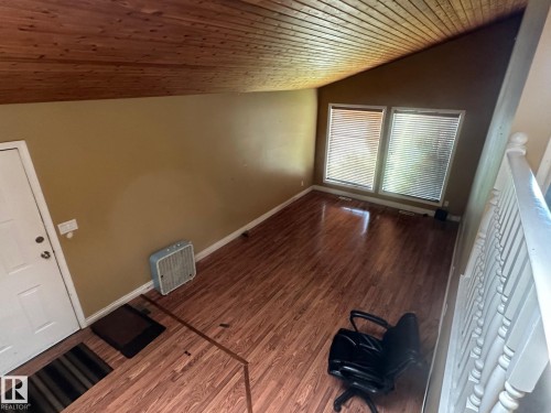 1023 35 Street, Edmonton, AB - Indoor Photo Showing Other Room