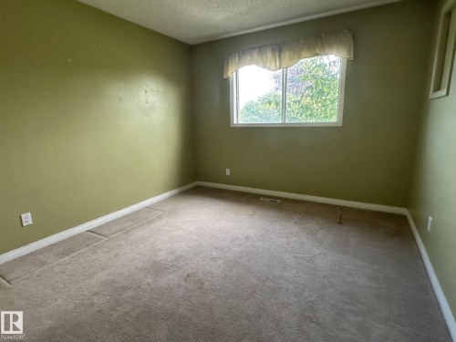 1023 35 Street, Edmonton, AB - Indoor Photo Showing Other Room