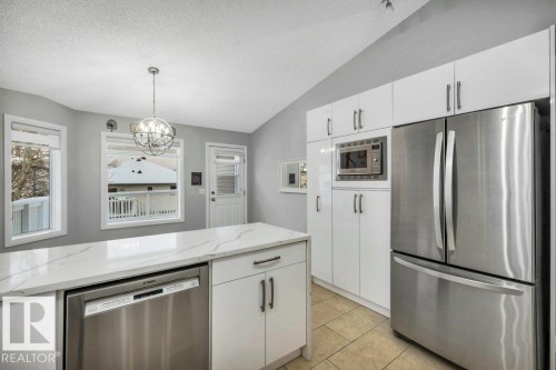 2812 40A Avenue, Edmonton, AB - Indoor Photo Showing Kitchen With Stainless Steel Kitchen