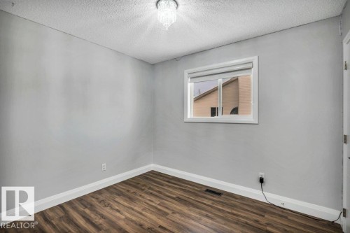 2812 40A Avenue, Edmonton, AB - Indoor Photo Showing Other Room