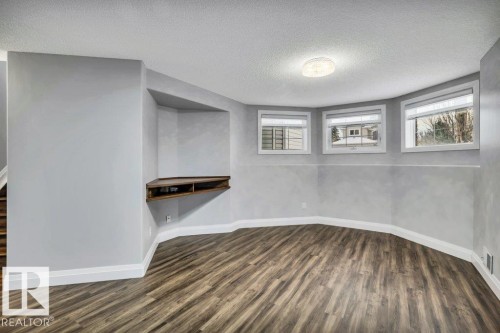 2812 40A Avenue, Edmonton, AB - Indoor Photo Showing Other Room