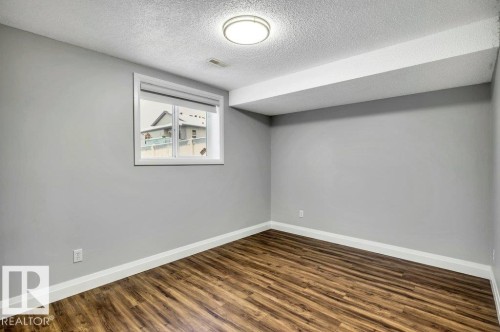 2812 40A Avenue, Edmonton, AB - Indoor Photo Showing Other Room