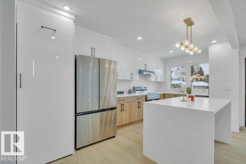 8506 153 Street, Edmonton, AB - Indoor Photo Showing Kitchen With Upgraded Kitchen