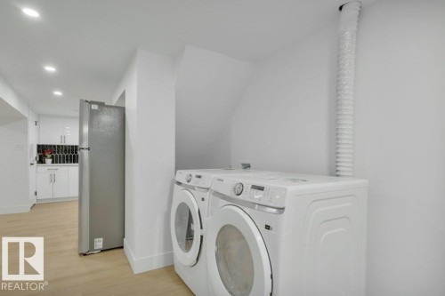 8506 153 Street, Edmonton, AB - Indoor Photo Showing Laundry Room
