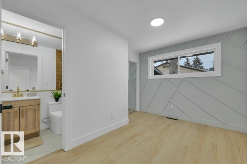 8506 153 Street, Edmonton, AB - Indoor Photo Showing Bathroom