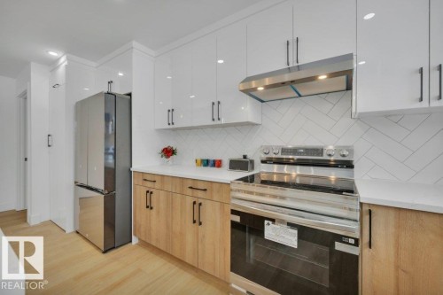 8506 153 Street, Edmonton, AB - Indoor Photo Showing Kitchen With Upgraded Kitchen