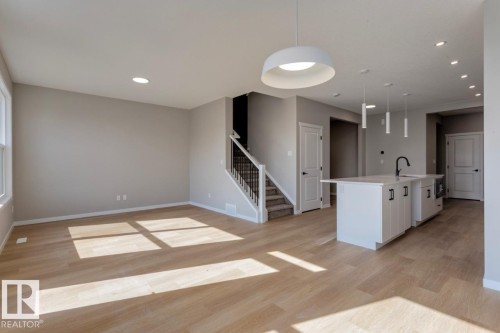 7113 51 Avenue, Beaumont, AB - Indoor