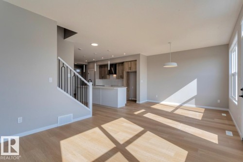 7113 51 Avenue, Beaumont, AB - Indoor