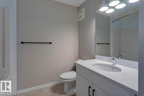 7113 51 Avenue, Beaumont, AB - Indoor Photo Showing Bathroom