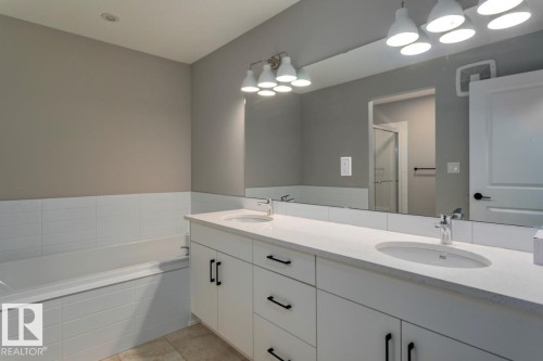 7113 51 Avenue, Beaumont, AB - Indoor Photo Showing Bathroom