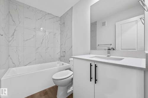 16521 20 Avenue, Edmonton, AB - Indoor Photo Showing Bathroom