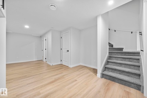 16521 20 Avenue, Edmonton, AB - Indoor Photo Showing Other Room