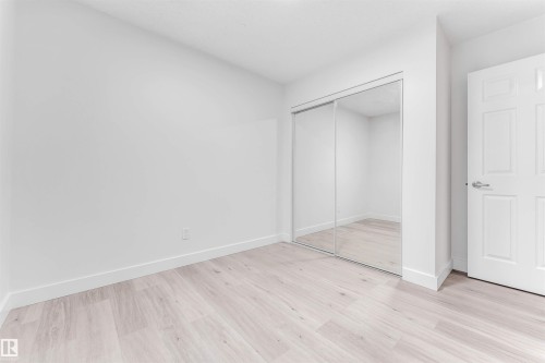 2911 26 Street, Edmonton, AB - Indoor Photo Showing Other Room