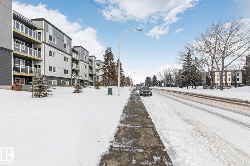 114 9504 182 Street, Edmonton, AB - Outdoor
