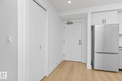 114 9504 182 Street, Edmonton, AB - Indoor Photo Showing Other Room