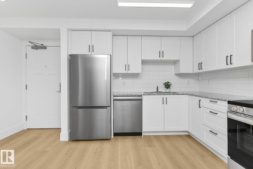 114 9504 182 Street, Edmonton, AB - Indoor Photo Showing Kitchen With Upgraded Kitchen