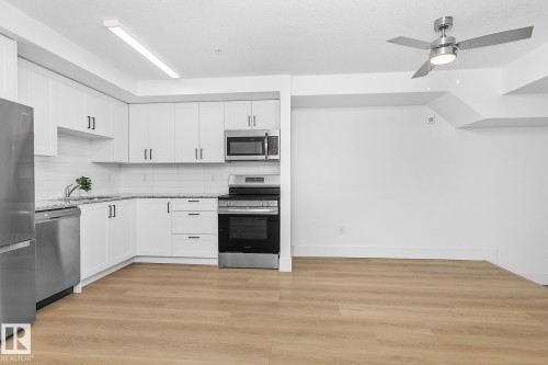 114 9504 182 Street, Edmonton, AB - Indoor Photo Showing Kitchen