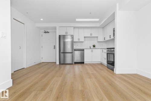 114 9504 182 Street, Edmonton, AB - Indoor Photo Showing Kitchen
