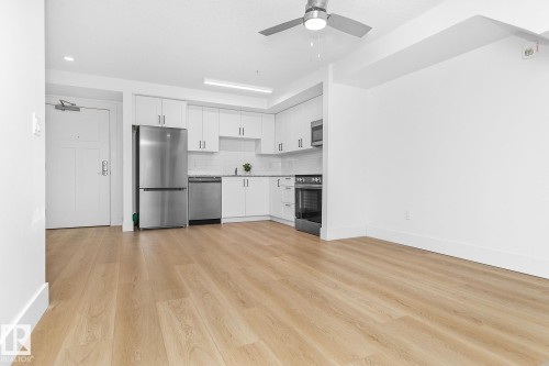 114 9504 182 Street, Edmonton, AB - Indoor Photo Showing Kitchen