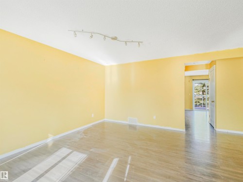 57 3380 28A Avenue, Edmonton, AB - Indoor Photo Showing Other Room