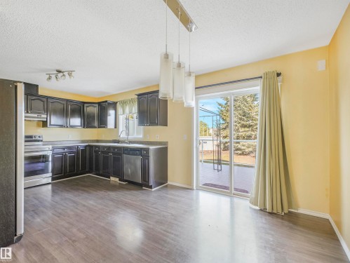 57 3380 28A Avenue, Edmonton, AB - Indoor Photo Showing Kitchen