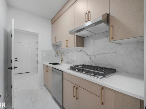 3519 45 Avenue, Beaumont, AB - Indoor Photo Showing Kitchen With Upgraded Kitchen