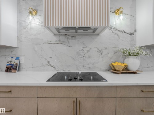 3519 45 Avenue, Beaumont, AB - Indoor Photo Showing Kitchen