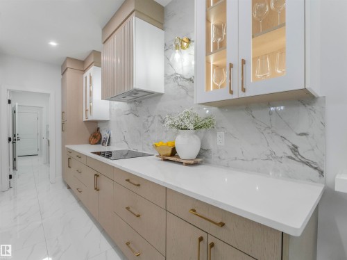 3519 45 Avenue, Beaumont, AB - Indoor Photo Showing Kitchen