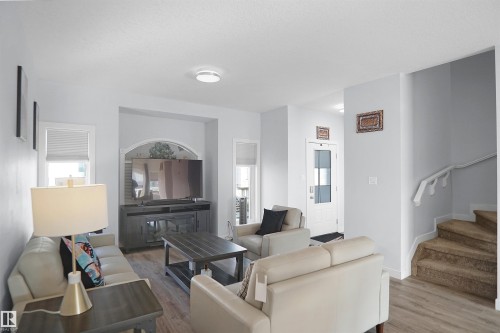 67 723 172 Street, Edmonton, AB - Indoor Photo Showing Living Room