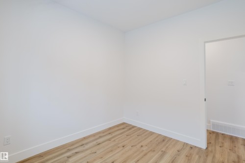 709 Elderberry Close, Edmonton, AB - Indoor Photo Showing Other Room
