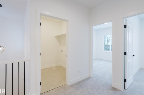 709 Elderberry Close, Edmonton, AB - Indoor Photo Showing Other Room