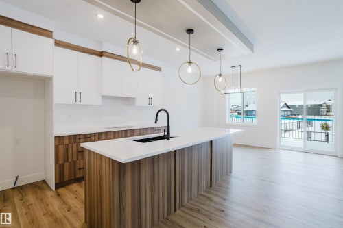 709 Elderberry Close, Edmonton, AB - Indoor Photo Showing Kitchen With Upgraded Kitchen