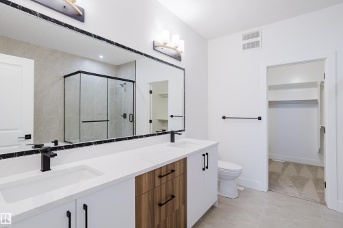 709 Elderberry Close, Edmonton, AB - Indoor Photo Showing Bathroom