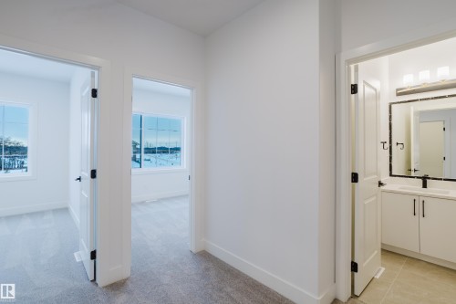 709 Elderberry Close, Edmonton, AB - Indoor Photo Showing Other Room