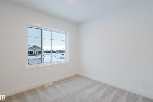 709 Elderberry Close, Edmonton, AB - Indoor Photo Showing Other Room