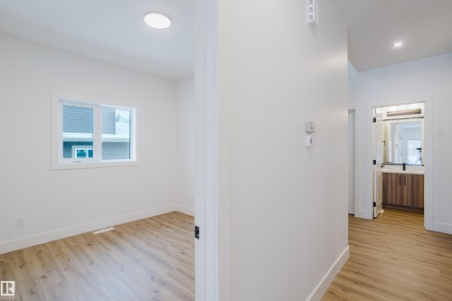 709 Elderberry Close, Edmonton, AB - Indoor Photo Showing Other Room