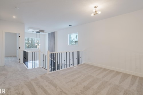 709 Elderberry Close, Edmonton, AB - Indoor Photo Showing Other Room