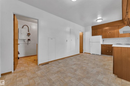 16111 109 Avenue, Edmonton, AB - Indoor Photo Showing Kitchen
