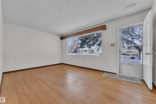 16111 109 Avenue, Edmonton, AB - Indoor