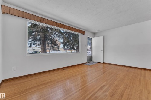 16111 109 Avenue, Edmonton, AB - Indoor