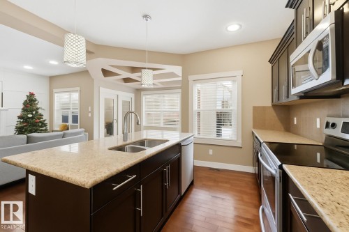 2292 Warry Loop, Edmonton, AB - Indoor Photo Showing Kitchen With Double Sink With Upgraded Kitchen